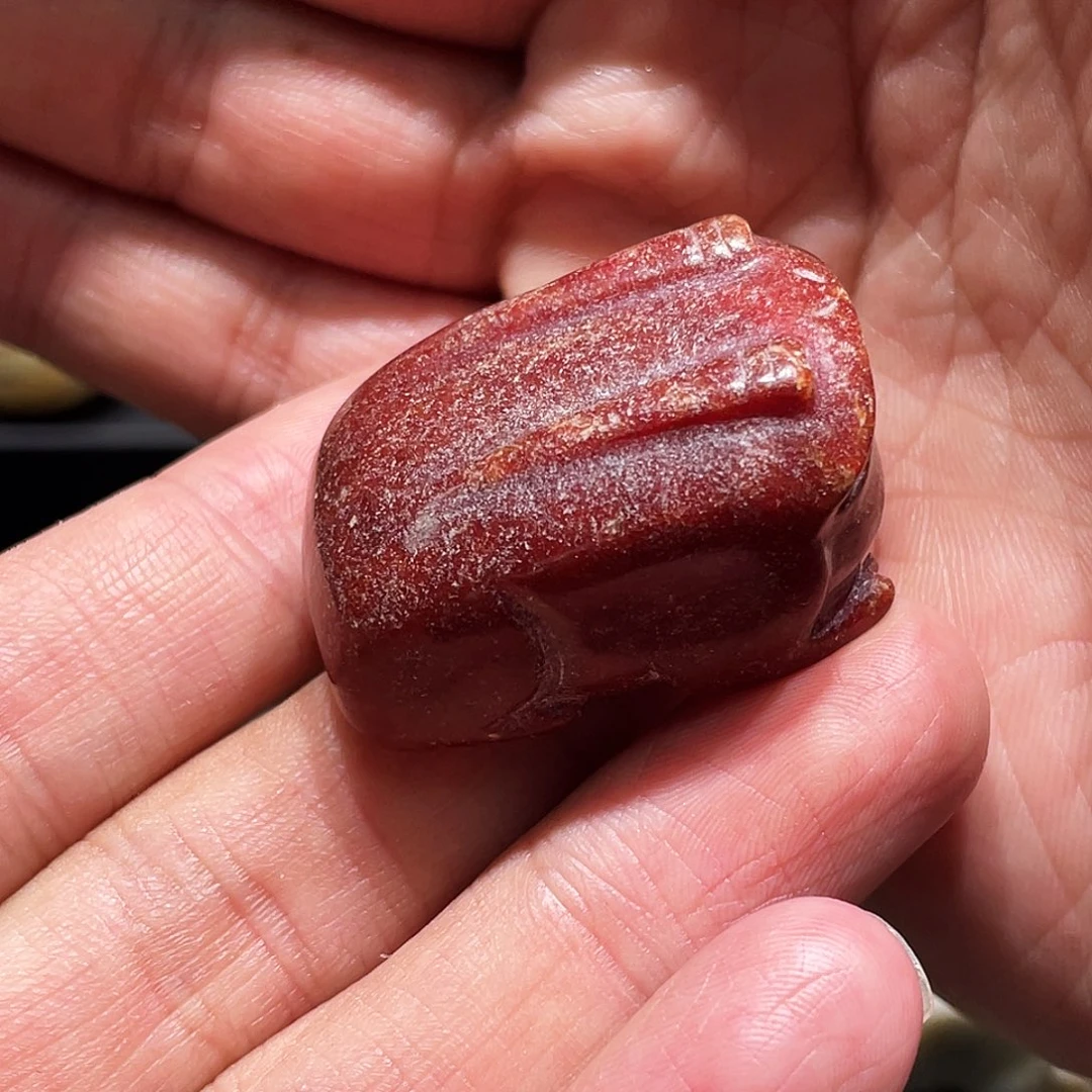 和田玉（糖玉）未镶嵌颈饰问**千