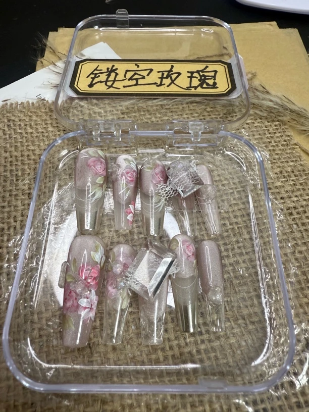 “镂空玫瑰”轻奢普通手绘（两单包邮）