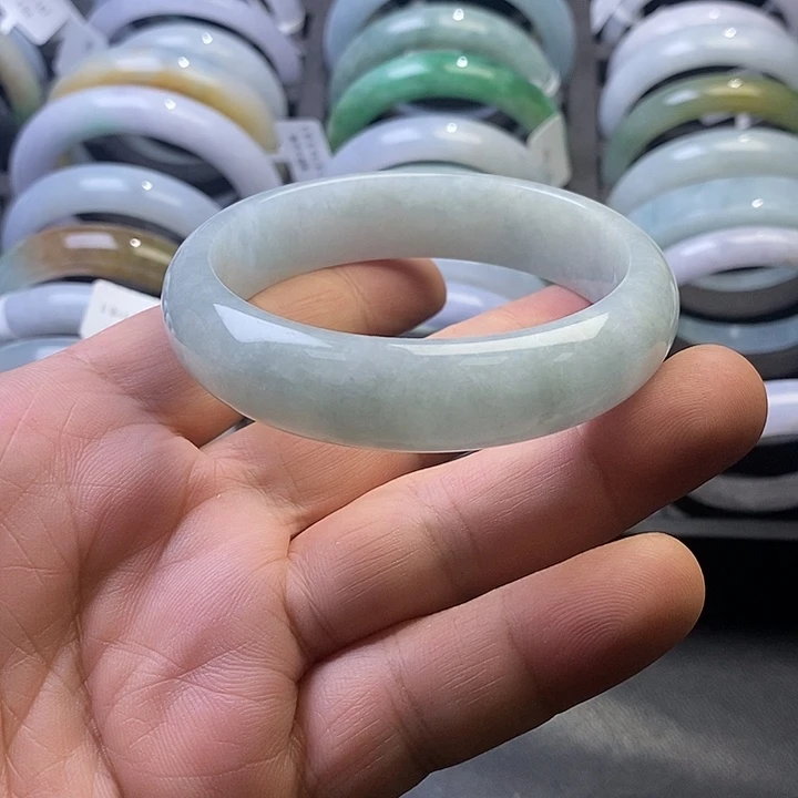 没***果翡翠未镶嵌手镯正