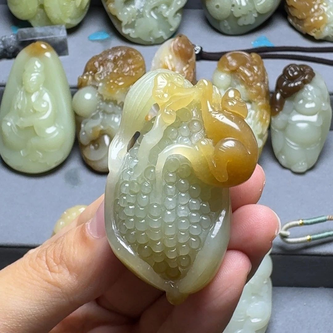 和田玉未镶嵌颈饰