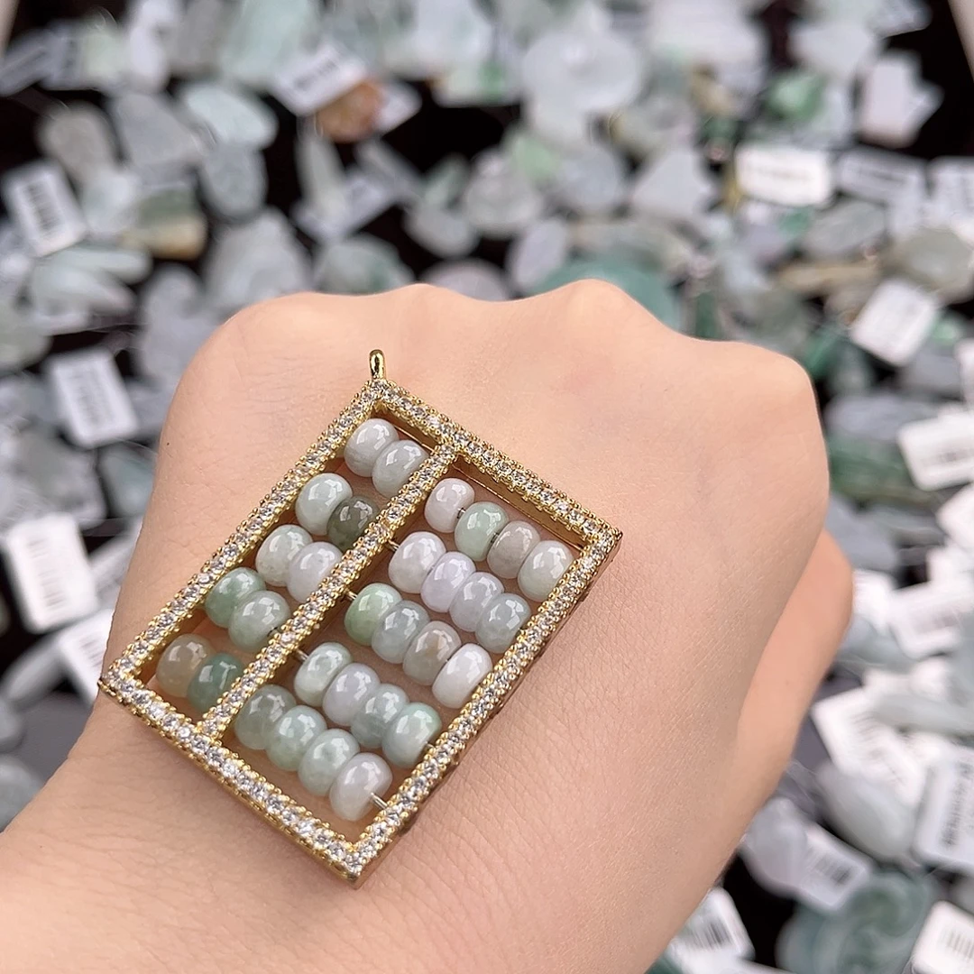 ****头翡翠未镶嵌颈饰翡翠