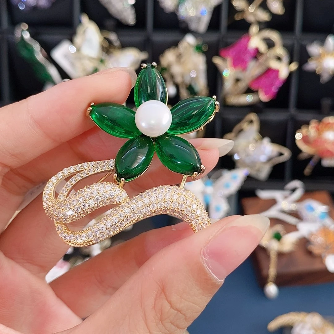 锆石铜合金孤品胸针