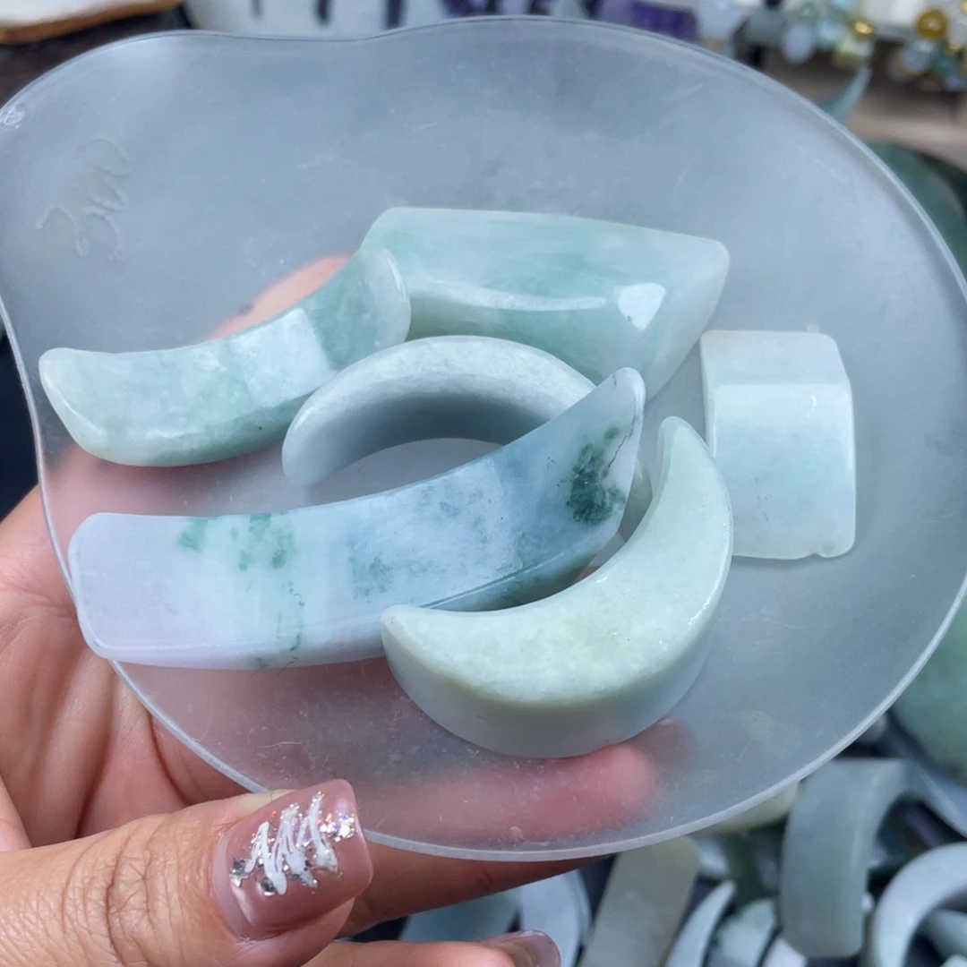 翡翠颈饰未镶嵌翡翠66