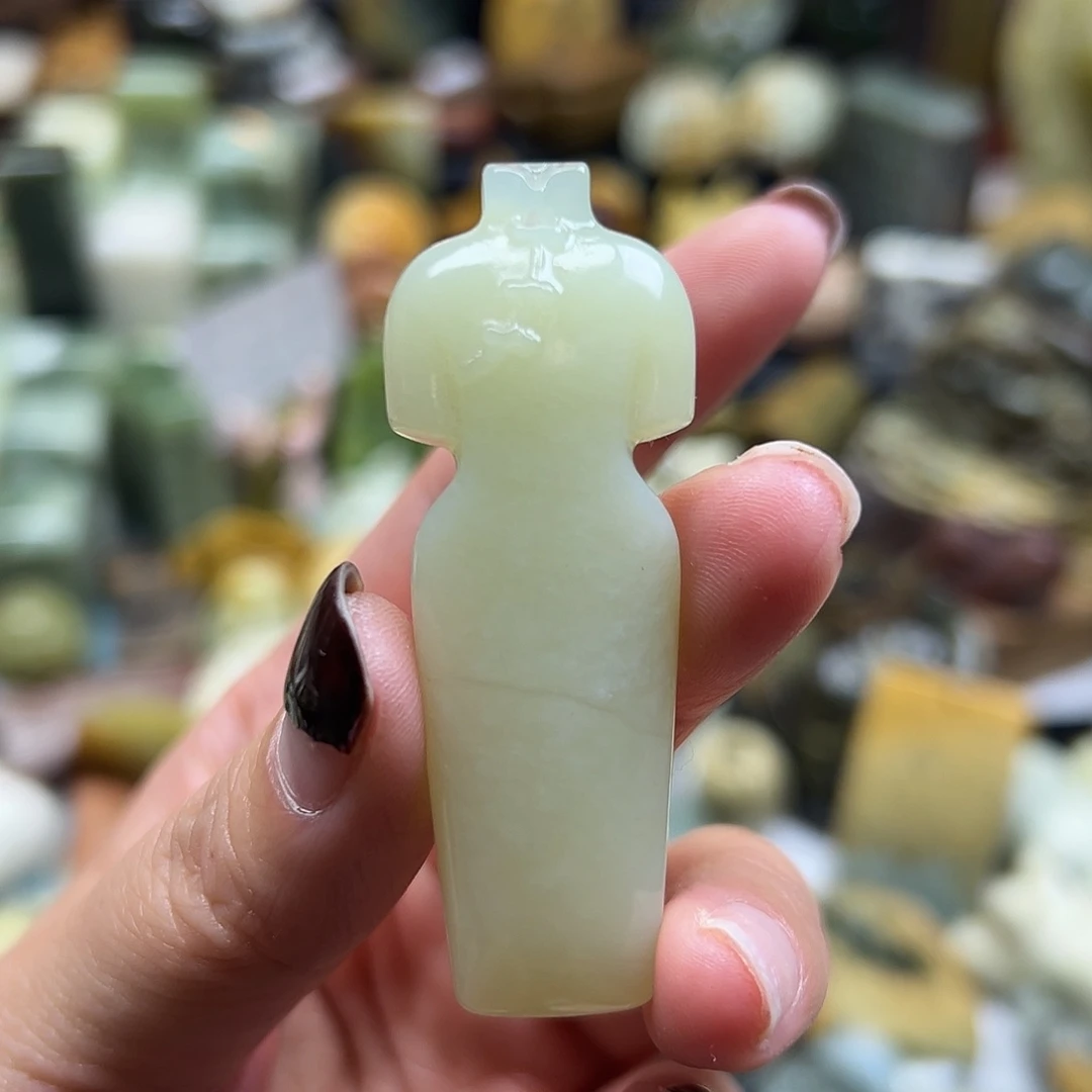 岫玉未镶嵌颈饰岫玉旗袍