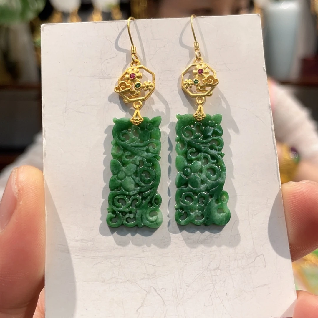 翡翠未镶嵌颈饰耳坠