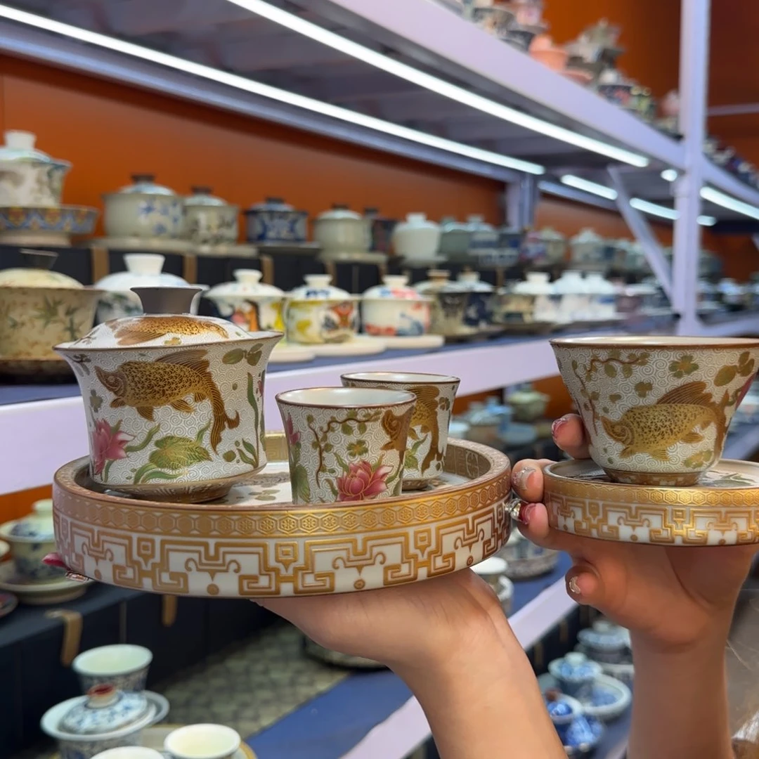 我在外面吃饭呢你在哪