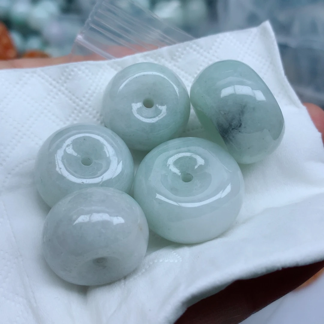 翡翠未镶嵌颈饰吊坠