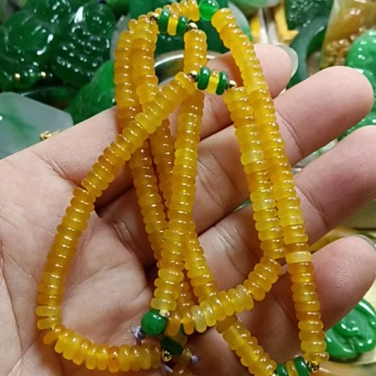 翡翠颈饰未镶嵌翡翠