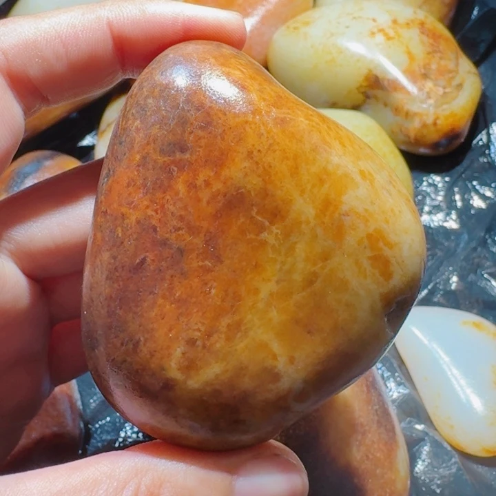 和田玉（糖玉）未镶嵌颈饰168克