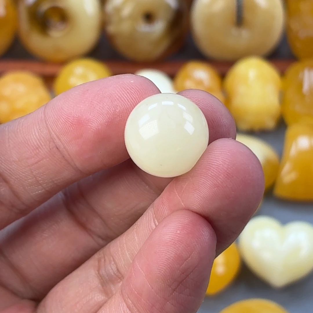 主***～琥珀未镶嵌珠宝奇石15mm