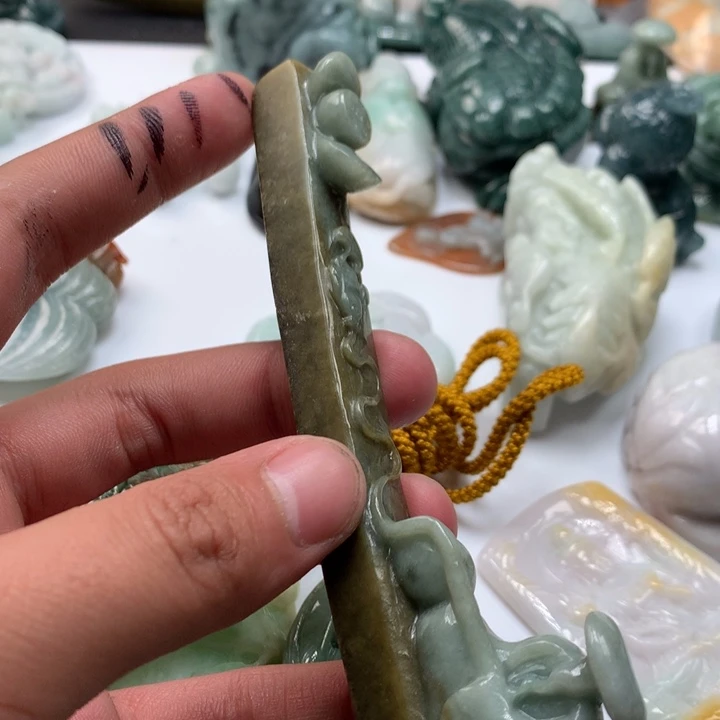 翡翠未镶嵌颈饰保真天然a货翡翠