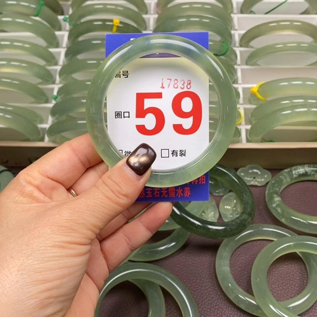 K****蛇纹石玉未镶嵌手镯