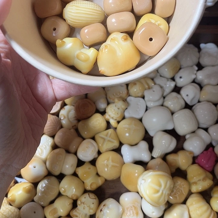 *****非金属象牙果雕刻