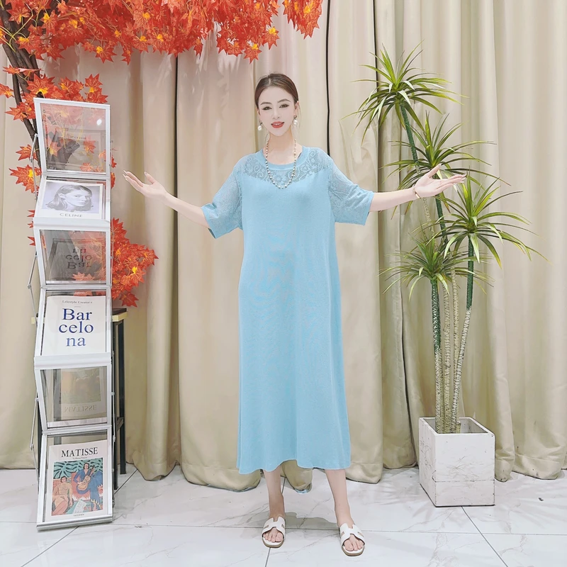 9400浅蓝色镂空提花针织连衣裙收腰显瘦设计师优雅时尚