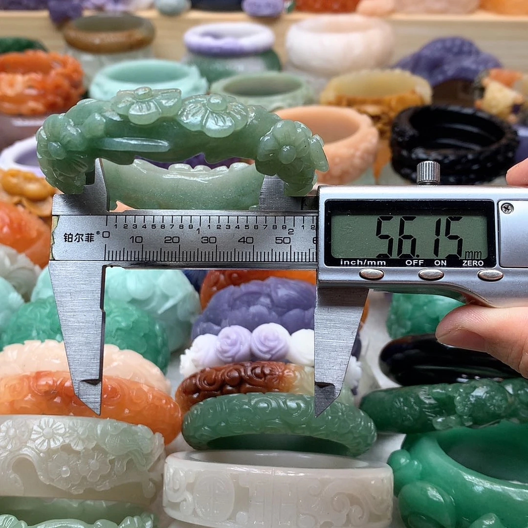 未镶嵌手镯石英质玉