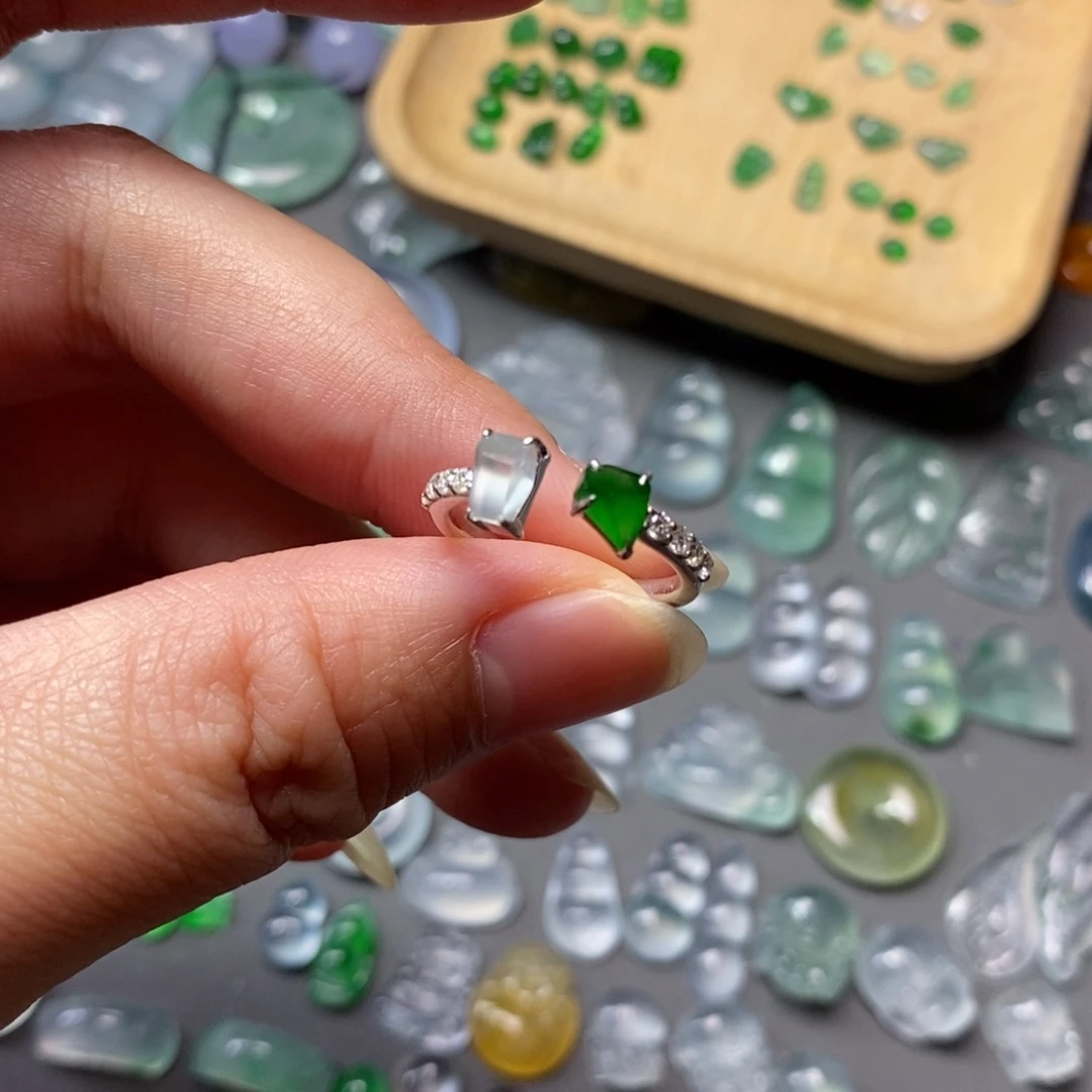 如***。翡翠银S925镶嵌颈饰翡翠