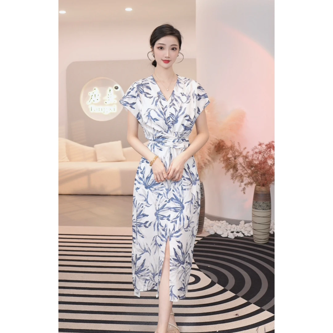 2025夏季新款【7653】新中式国风设计水墨印花中长款V领气质连衣裙