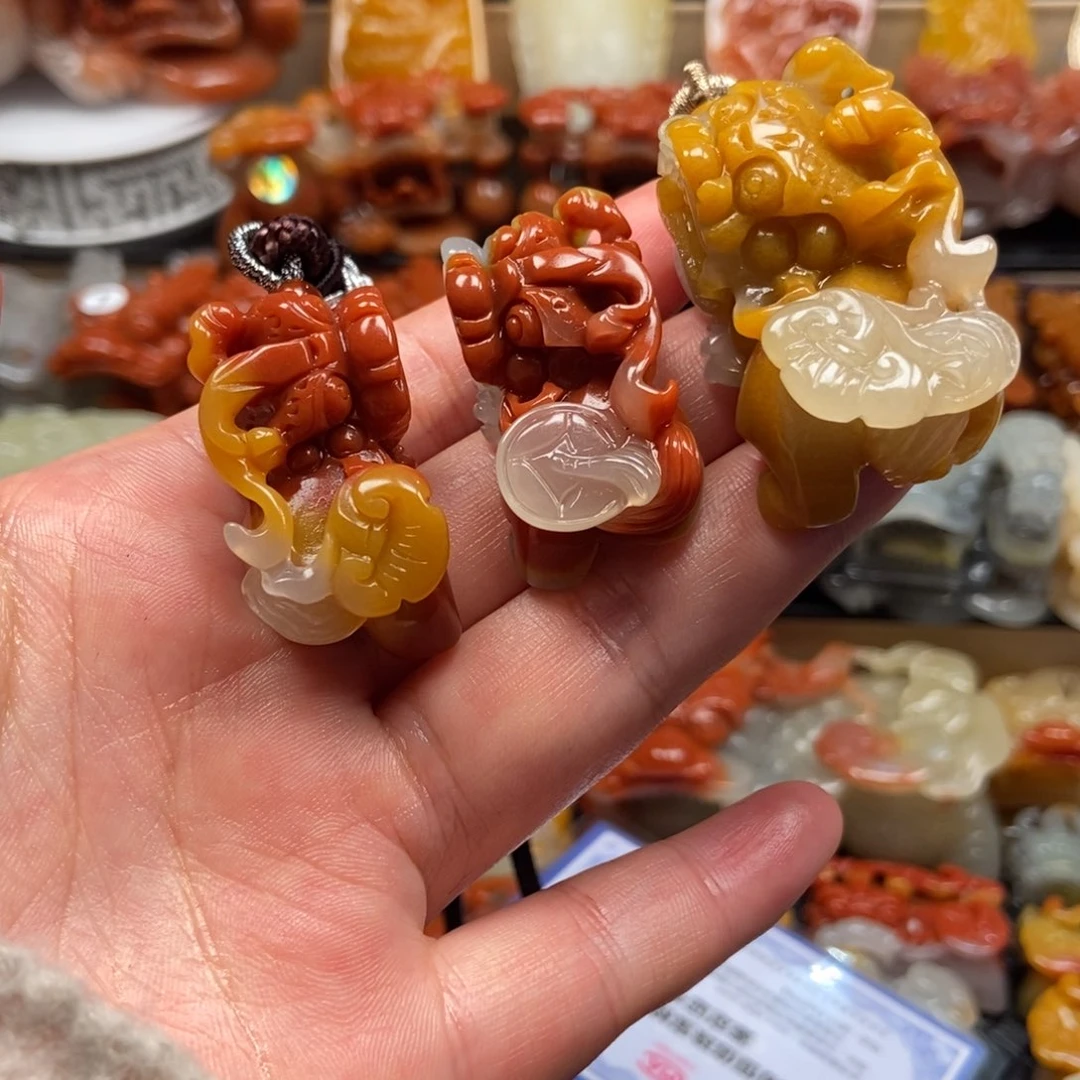 石英质玉（黄龙玉）挂件未镶嵌