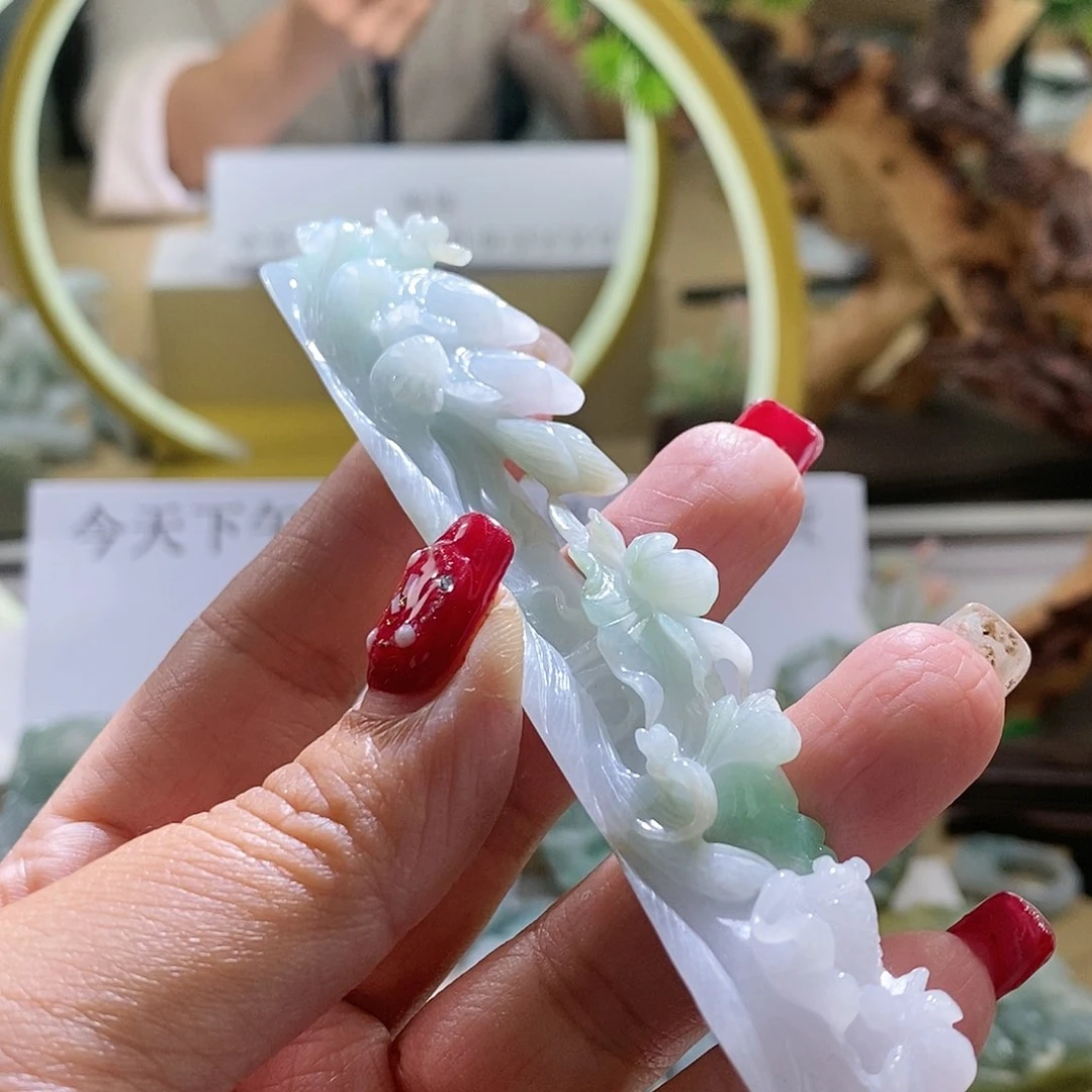 【闪购商品】翡翠颈饰未镶嵌鱼