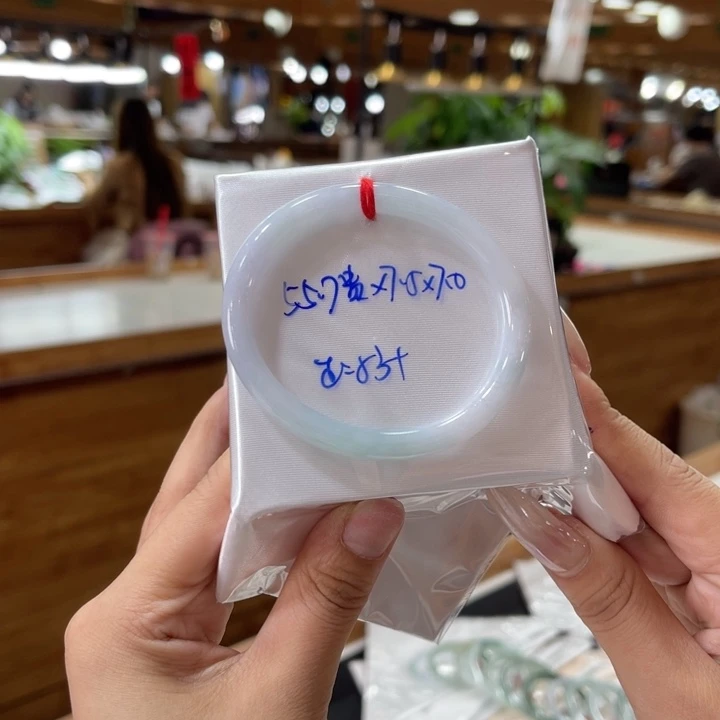 未镶嵌手镯翡翠翡翠