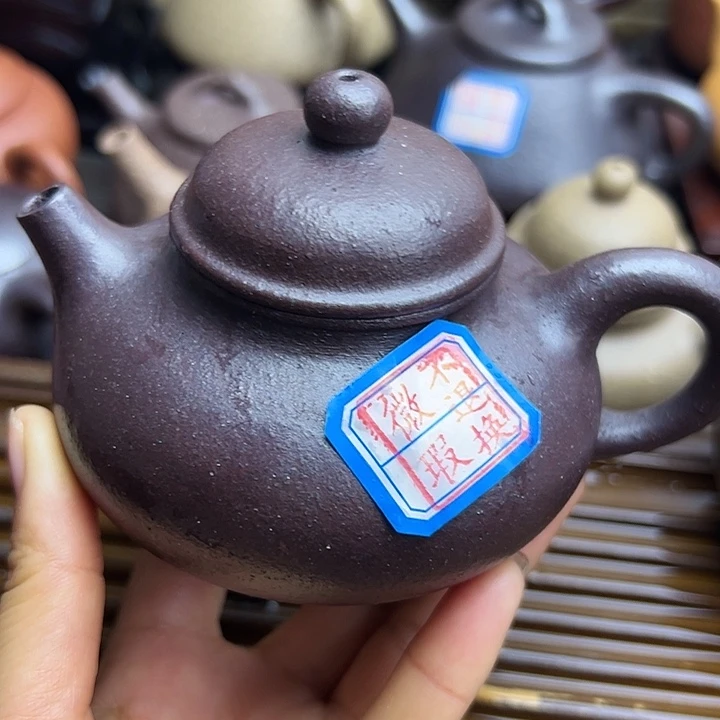 紫砂茶壶石红容天