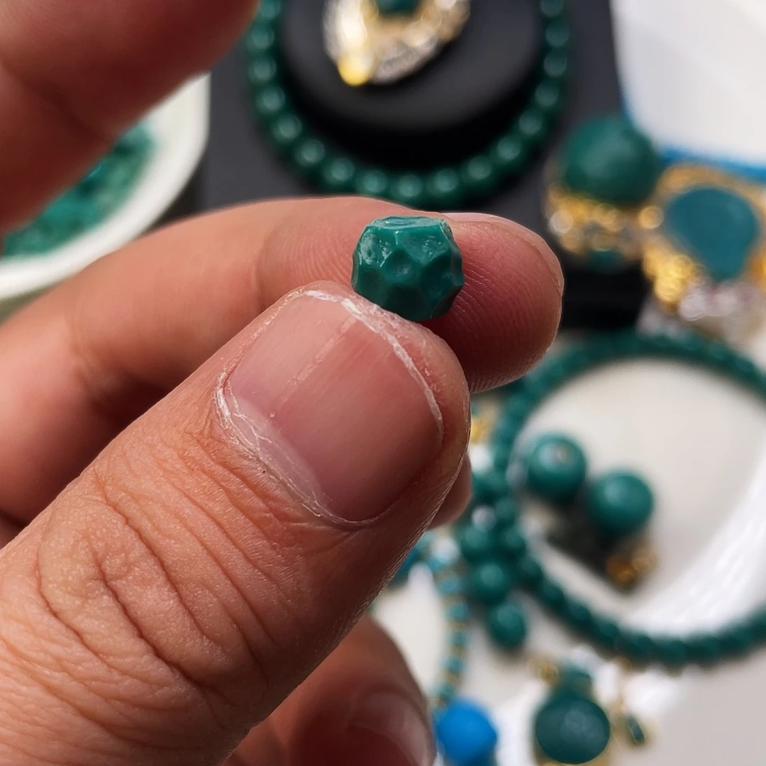 绿松石未镶嵌珠宝奇石