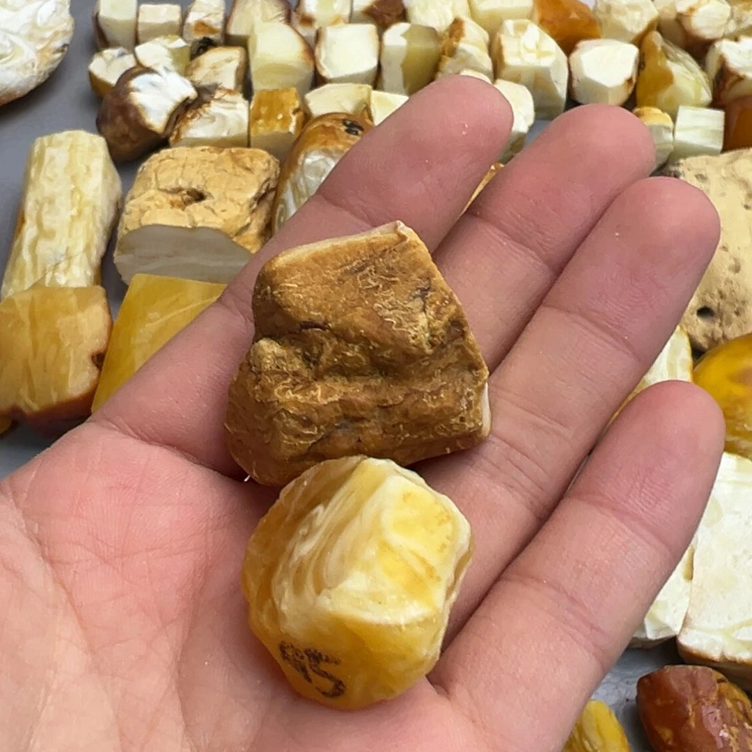 定制琥珀未镶嵌桃*飞蜜蜡