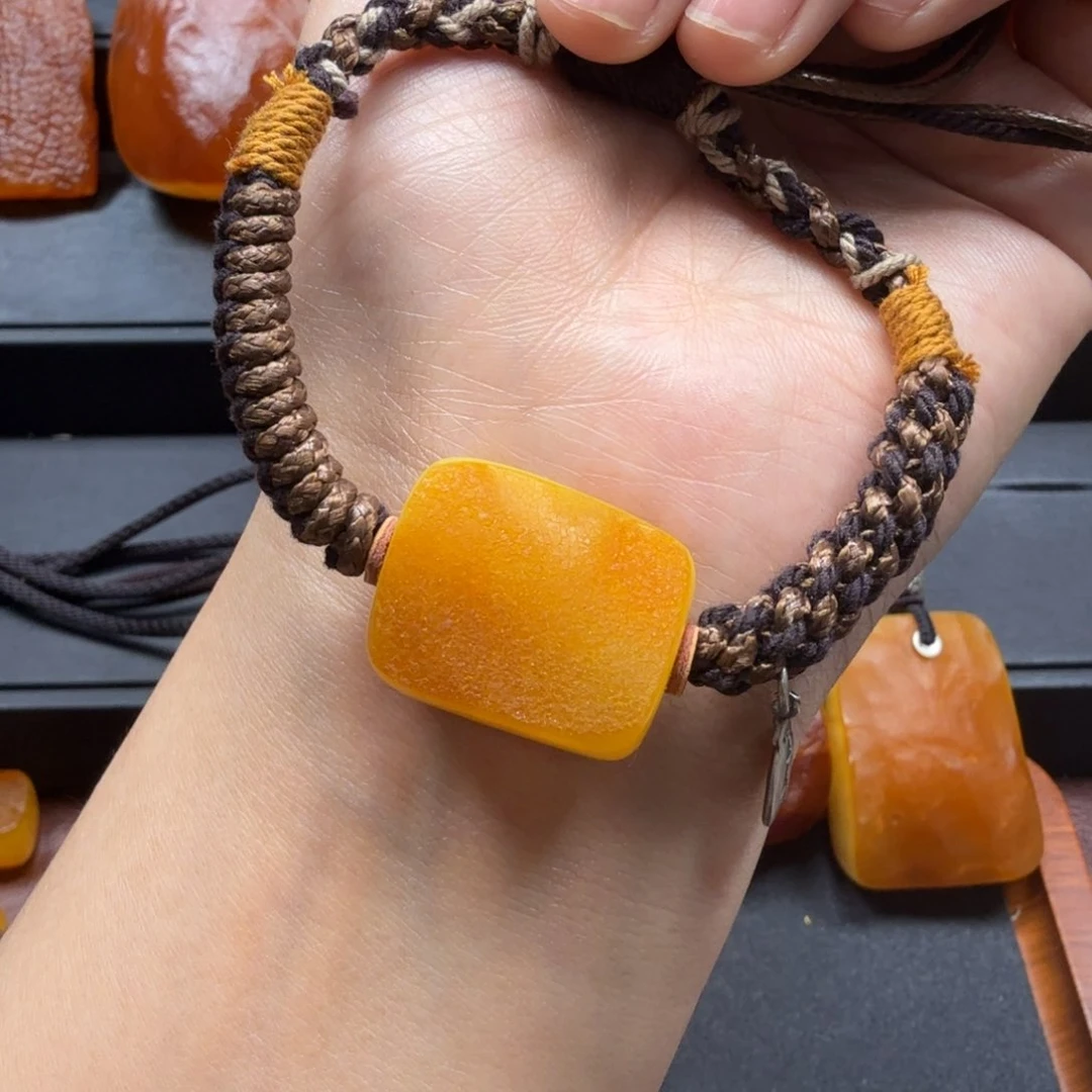 未镶嵌吊坠(赠链)琥珀