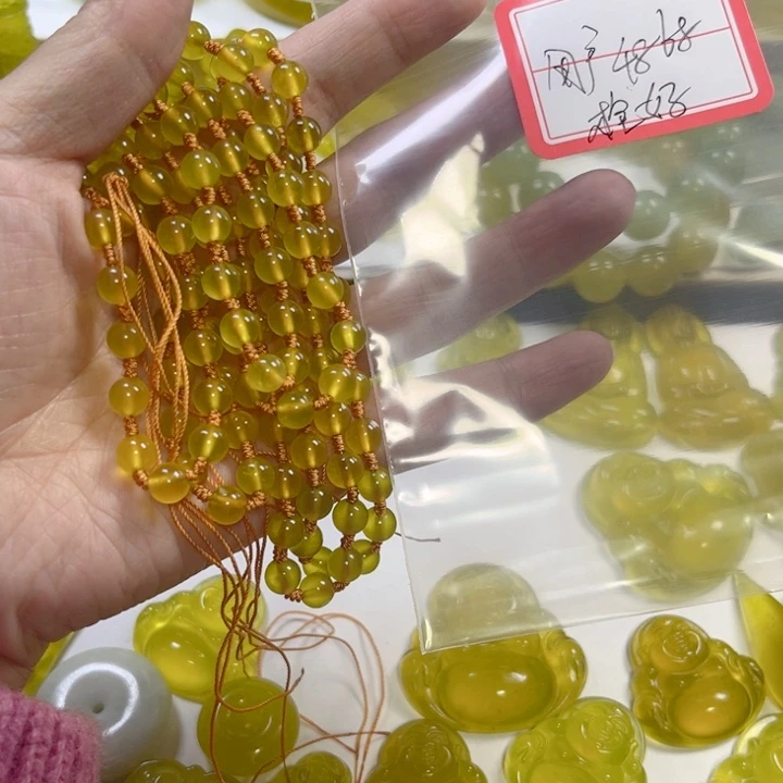 用***2蛇纹石玉未镶嵌颈饰