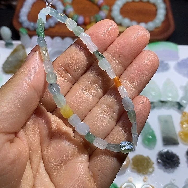 定制翡翠未镶嵌手串