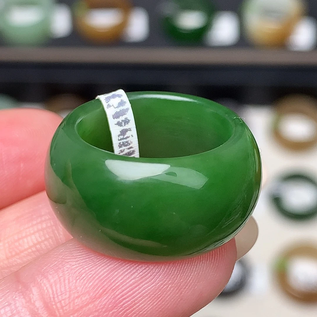 未镶嵌戒指和田玉