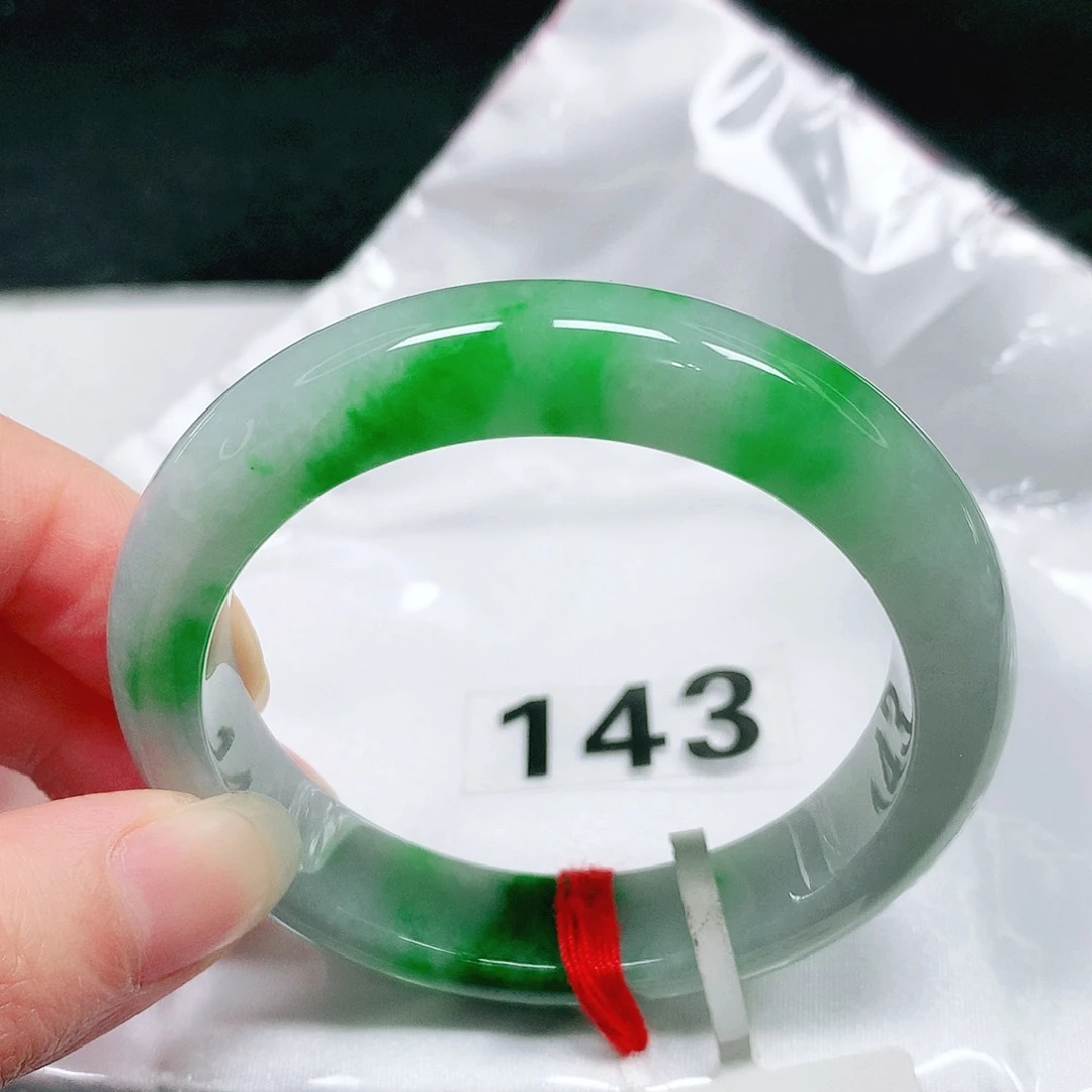 翡翠未镶嵌手镯36 号翡翠手镯