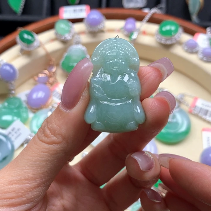 翡翠颈饰未镶嵌财神