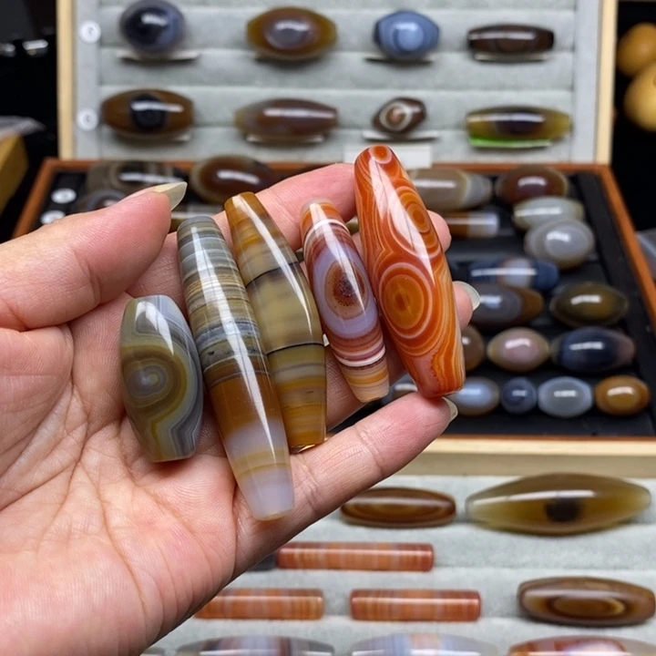 未镶嵌玛瑙/玉髓珠宝奇石一**光