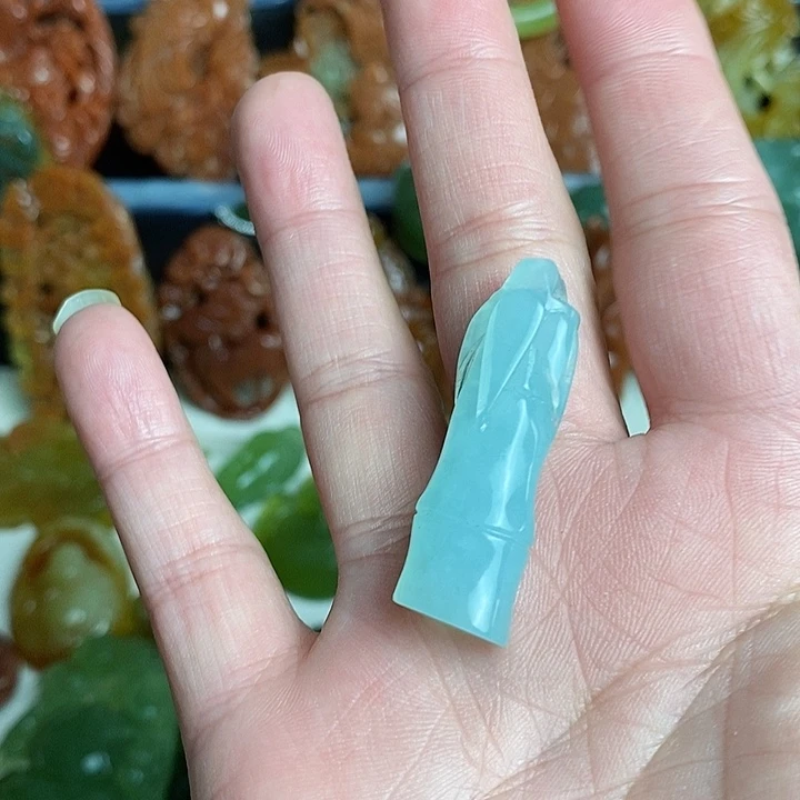 未镶嵌蛇纹石玉颈饰