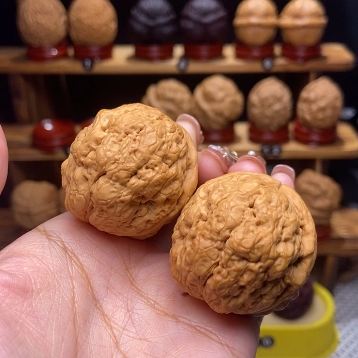 文玩核桃吊坠帝王32