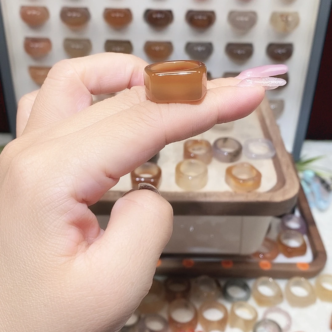 又***3玛瑙/玉髓未镶嵌戒指港13