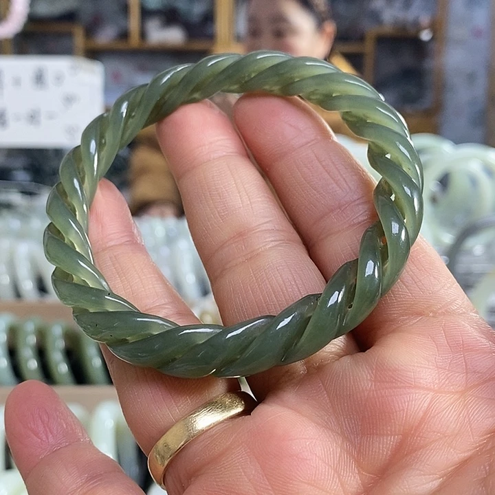 和田玉未镶嵌手镯60