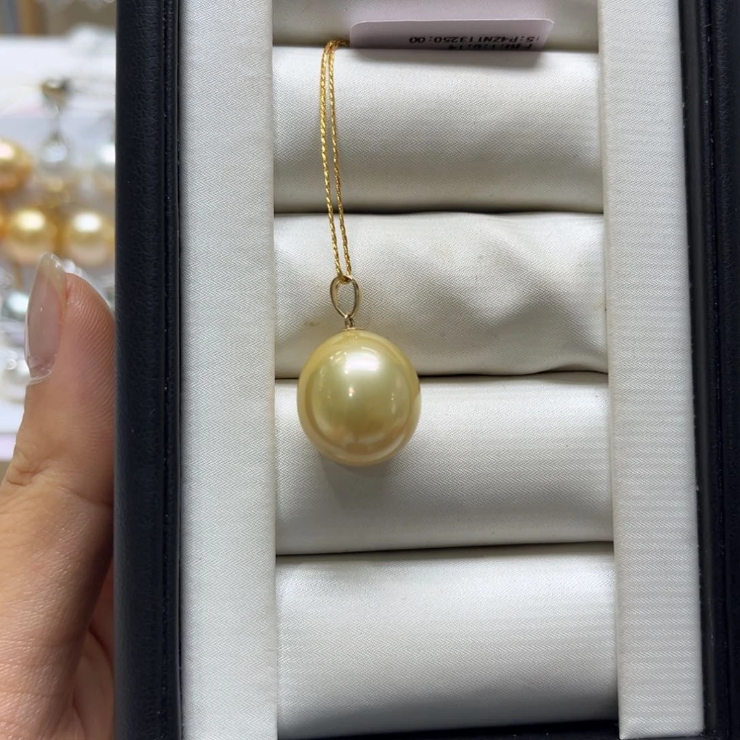 18K金镶嵌海水珍珠吊坠(不含链)14-15mm