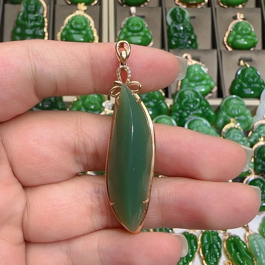 和田玉（碧玉）吊坠(不含链)18K金镶嵌