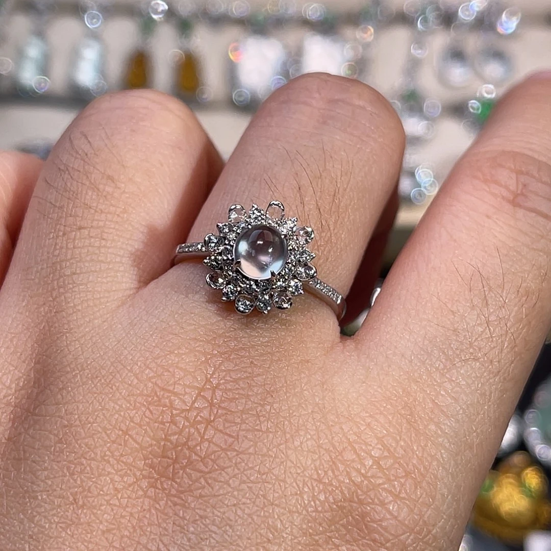 翡翠18K金镶嵌戒指玻璃种冰蛋