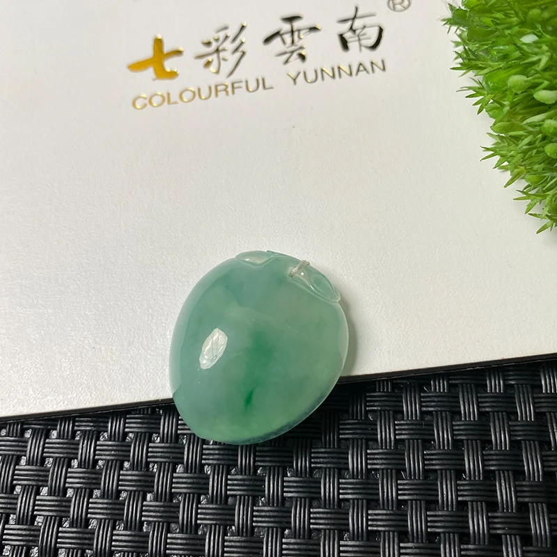 Colourful Yunnan/七彩云南冰种阳绿翡翠桃子