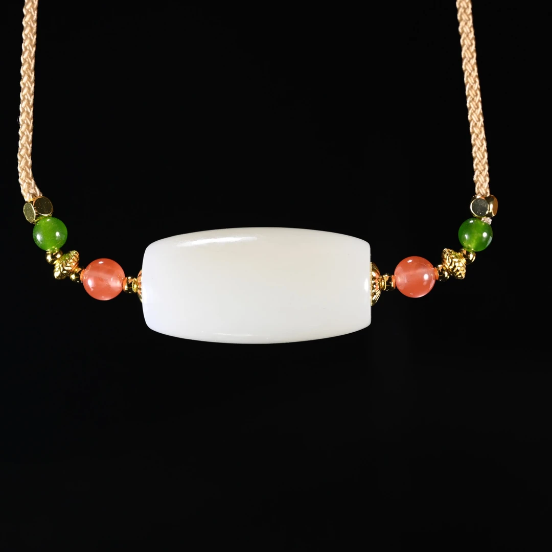 Lot8802 2510180526和田玉素面勒子挂件/保利