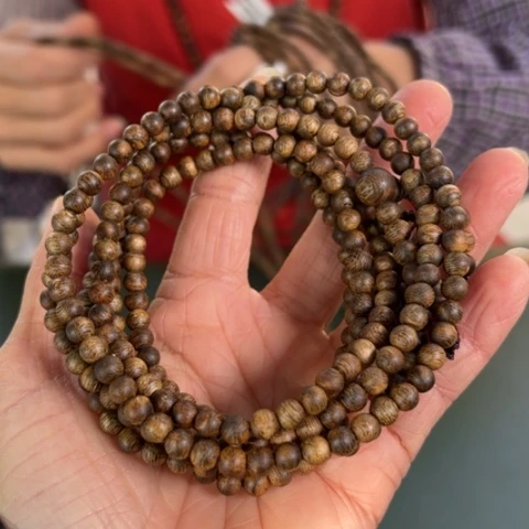 沉香手串蓝宝石8克卡0.5多样性发1条