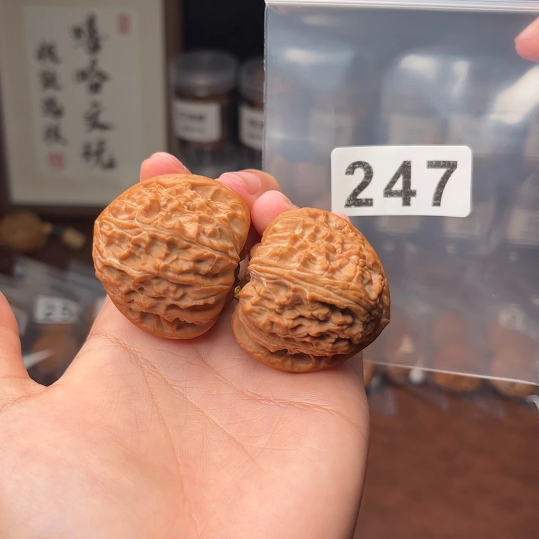 吊坠文玩核桃好*生三角白41