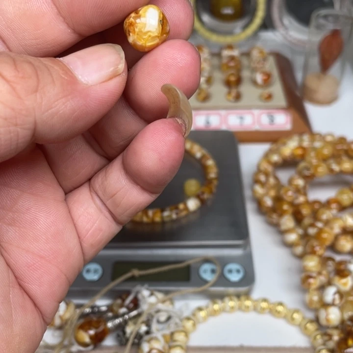 琥珀未镶嵌裸石91号