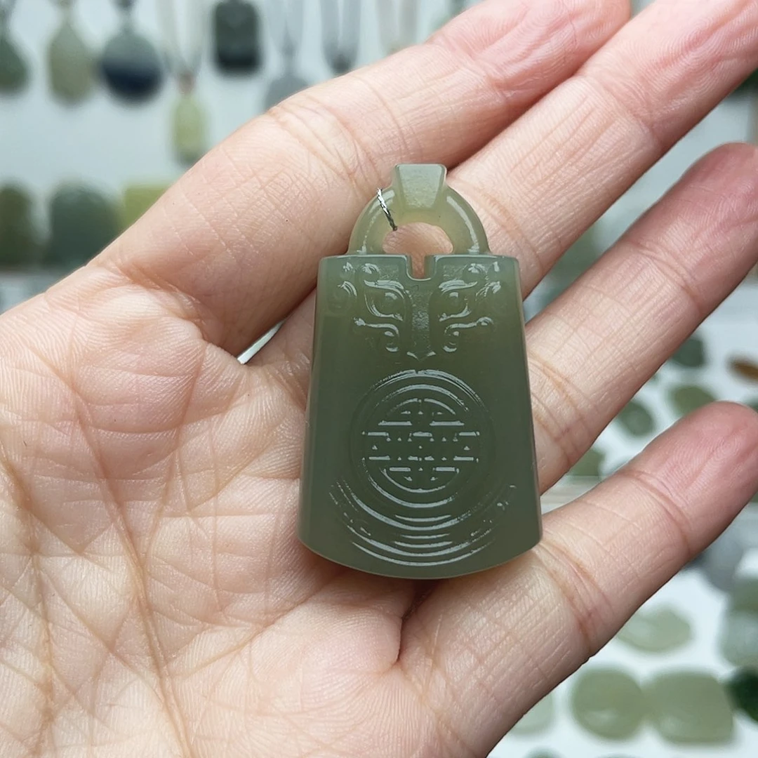 颈饰未镶嵌和田玉一***?