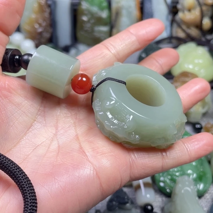 和田玉未镶嵌挂件