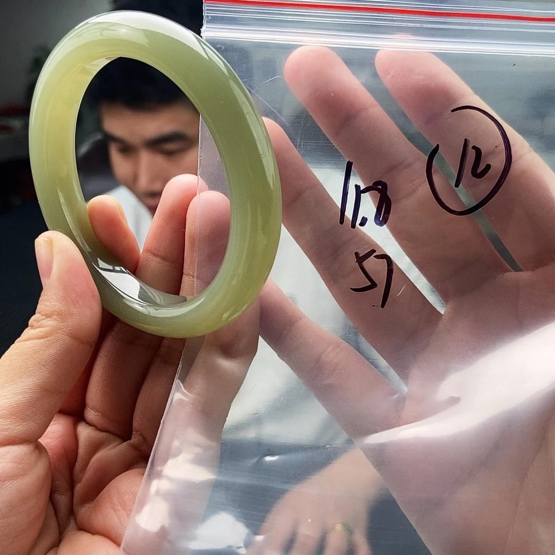 和田玉未镶嵌手镯颜色多样性发拍一发一