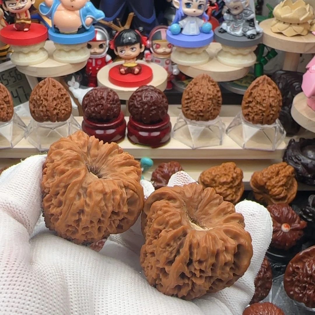 文玩核桃吊坠40凹底南疆